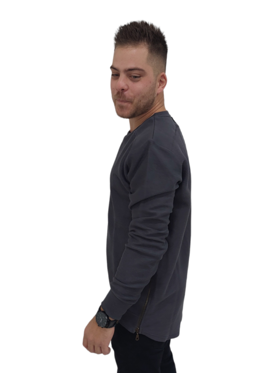 SWEATSHIRTS WITH A DEFOILER