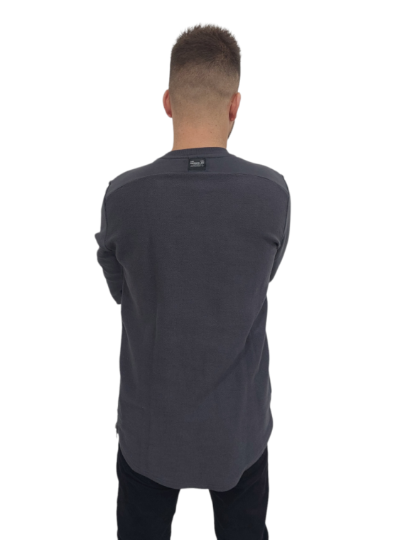 SWEATSHIRTS WITH A DEFOILER