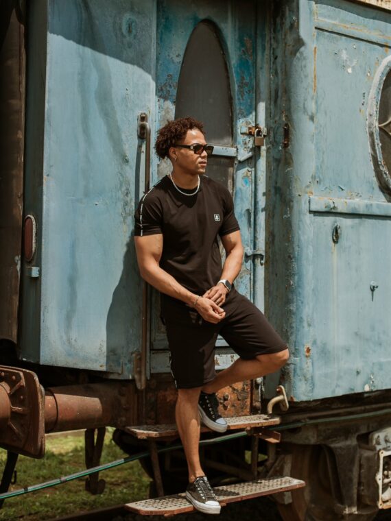 ΜΟΝΤΕΡΝΟ ΚΟΝΤΟΜΑΝΙΚΟ ΜΠΛΟΥΖΑΚΙ