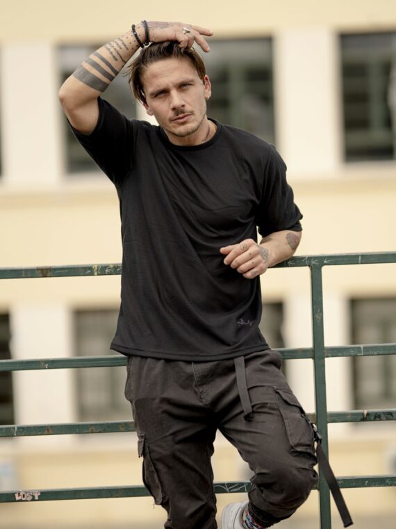 ΑΝΑΓΛΥΦΟ ΚΟΝΤΟΜΑΝΙΚΟ ΜΠΛΟΥΖΑΚΙ