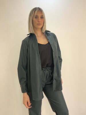 ΠΟΥΚΑΜΙΣΟ ΔΕΡΜΑΤΙΝΗ