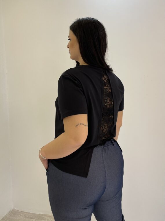 ΜΠΛΟΥΖΑ ΜΕ ΔΑΝΤΕΛΑ