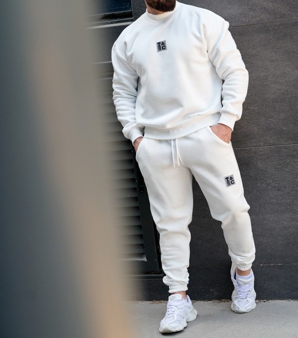 ΚΛΑΣΙΚΗ ΦΟΥΤΕΡ ΜΕ ΣΤΡΟΓΓΥΛΗ ΛΑΙΜΟΚΟΨΗ