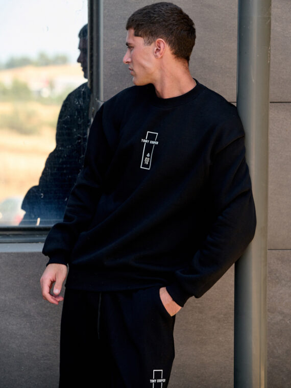 ΚΛΑΣΙΚΗ ΦΟΥΤΕΡ ΜΠΛΟΥΖΑ ΜΕ ΣΤΡΟΓΓΥΛΗ ΛΑΙΜΟΚΟΨΗ