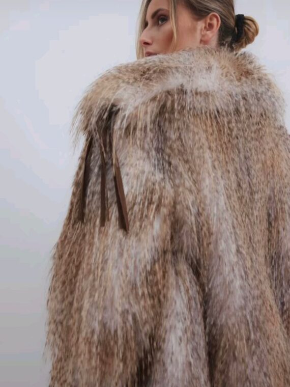 ΟΙΚΟΛΟΓΙΚΗ ΓΟΥΝΑ ΜΕ ΚΡΟΣΣΙΑ